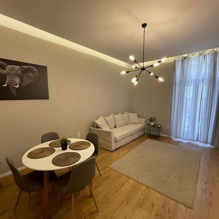 City Center 2, Cozy And Modern 2Br In The City Center Budapest Bagian luar foto